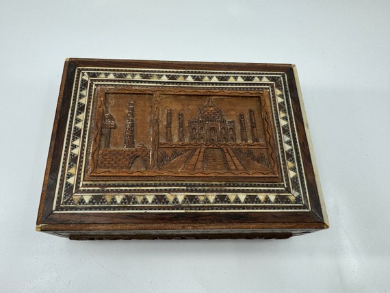 Vintage Eastern Indian Hand Carved SandalWood box… - image 1