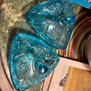 Hazel Atlas Turquoise Aqua Blue Pinwheel Glass Candy Dish w/ Lid Triangle 7&quot;  & MCM  L.E. Smith Aqua Glass lidded footed Dish