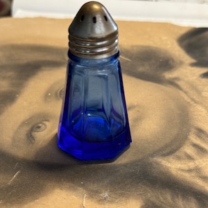 Vintage Cobalt Blue Glass Hazel Atlas Octagon 3&quot; Salt or Pepper Shaker