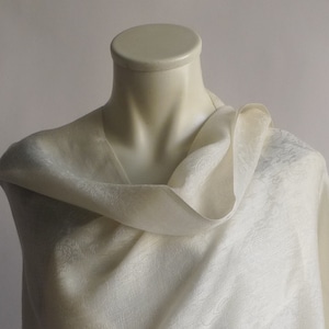 Wool&silk, paisley, stole, XXL scarf, light and cosy, warm wool white, white