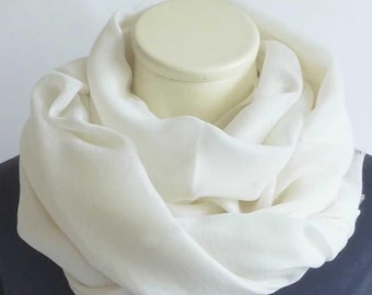 Wolle & Seide leichtes luftiges Tuch XXL Schal Stola wollweiss