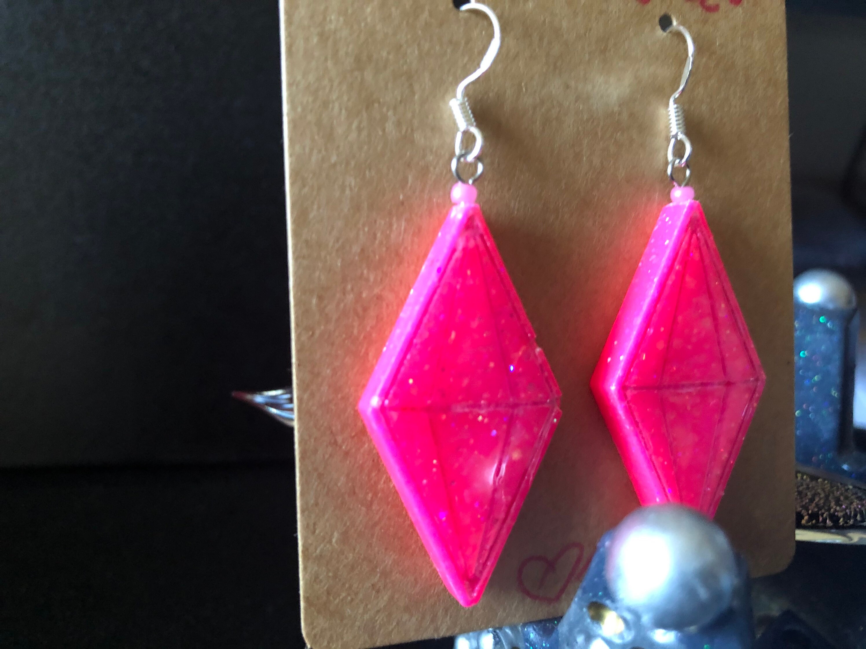 Plumbob style earrings pink/flirty emotion Etsy