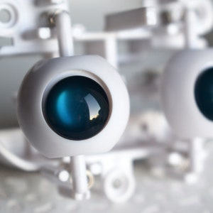 Dark blue &quot;eyechips&quot; resin cabochon 12mm for Pullip or art toys