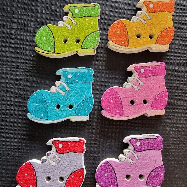 Set of 4 pretty buttons shoes