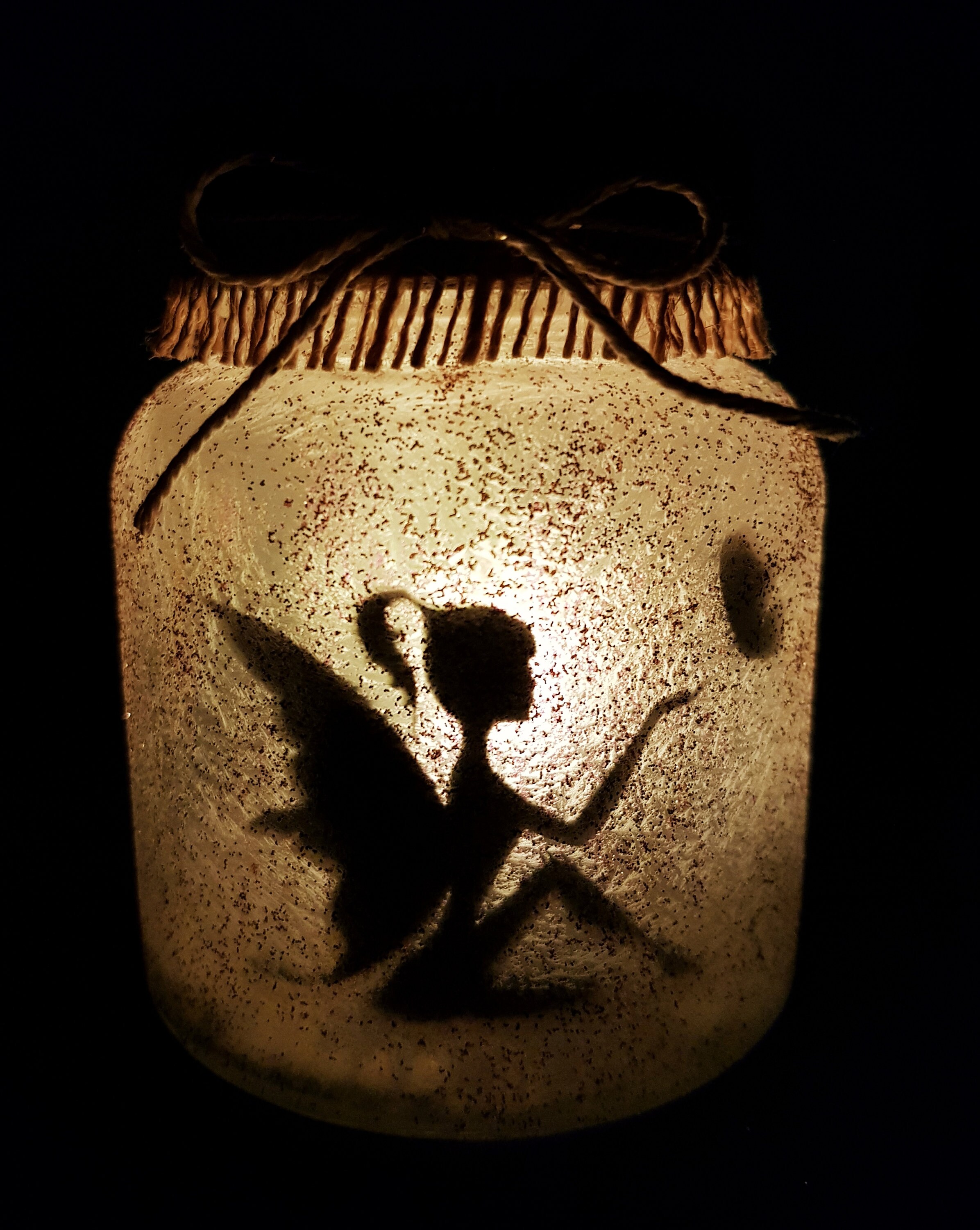 Photophore Petite Fée Assise et Son Papillon