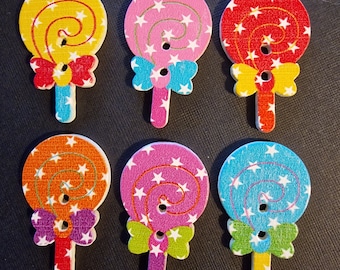 Set of 4 wooden buttons lollipops