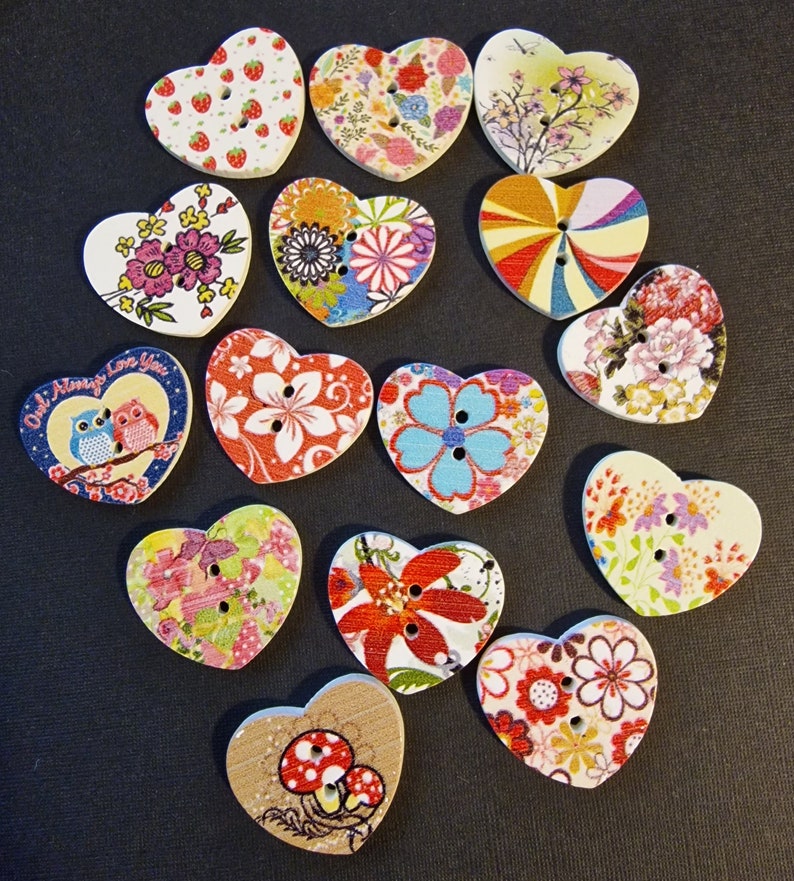 Set of 3 wooden heart buttons image 1
