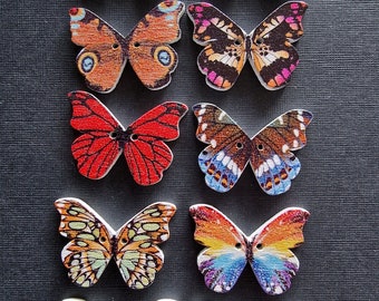 Lot de 4 boutons en bois papillons