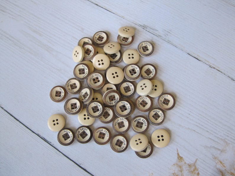 Lot de 4 boutons en bois vintage image 3