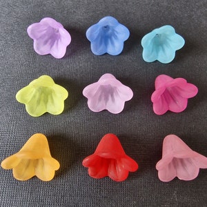 Set of 2 Acrylic Flower Beads (choice of color)