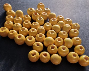 Lot of 10 yellow wooden beads 7mm