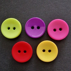 Set of 4 round acrylic buttons