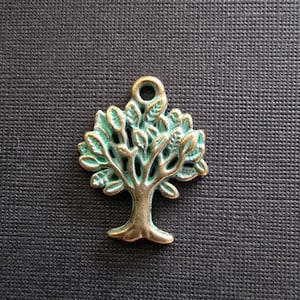 1 ciondolo albero