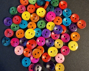 Set of 5 colored round wooden buttons