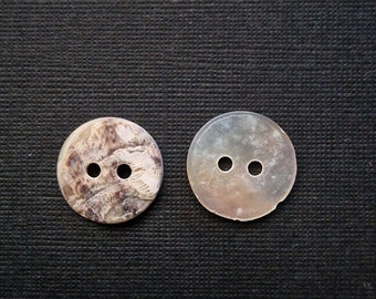 Set of 5 round mother-of-pearl buttons