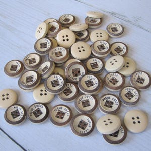 Lot de 4 boutons en bois vintage image 5