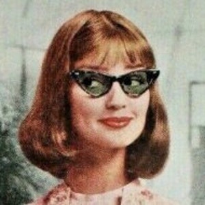 50er Jahre Vintage Cat Eye Sonnenbrille von PLAN made in France. Teuflische schwarze Acetat spitze Jagdanbeterin Cateye. Rockabilly Pin-Up für Frauen