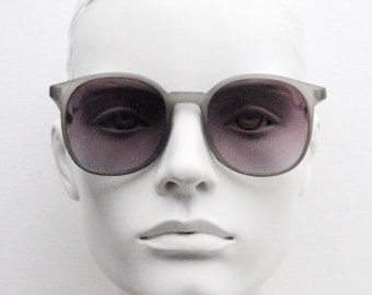 Lunettes de soleil Linda Farrow vintage des années 80, modèle 8573. Monture ronde grise dépolie transparente avec verres mûriers sensuels. NSA. Projets de galerie de luxe