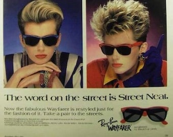 Ray Ban New Wayfarer sunglasses model 2132 made in Italy. Classic Rayban original design in red acetate with green G-15 lenses