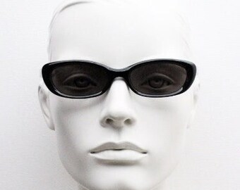 Authentic, Caroline B. K. Black Oval Women\'s Sunglasses Black Oval sunglasses | Full Rimmed | from Caroline B K main image 4