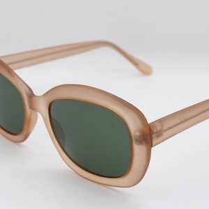 90s vintage square peach sunglasses. Womens frosted 60s mod style frame with green lenses. NOS. BNWT Y2K