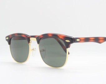 80s vintage half frame sunglasses. NOS classic 50s style vibrant tortoise browline with green lenses. Unused NOS