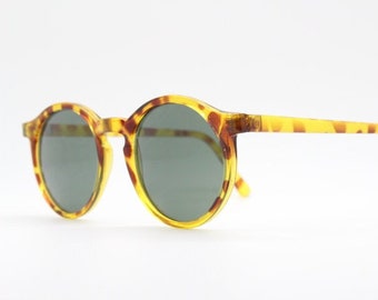 80s vintage tortoise sunglasses. 40s style round vibrant mottled honey tortoise frame with green lenses. Unused NOS