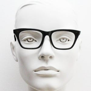 Merx 60s vintage cat eye glasses made in England. Womens grey pearlised acetate cateye optical frame. Prescription eyeglasses. RX Spectacles