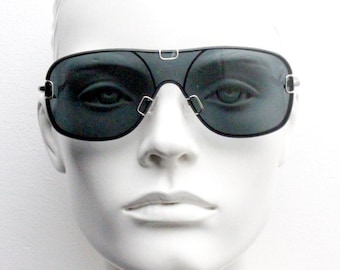 Yohji Yamamoto Y2K vintage visor sunglasses made in Japan by Linda Farrow. Rimless mono lens shield design. Square aviator. Gallery Projects