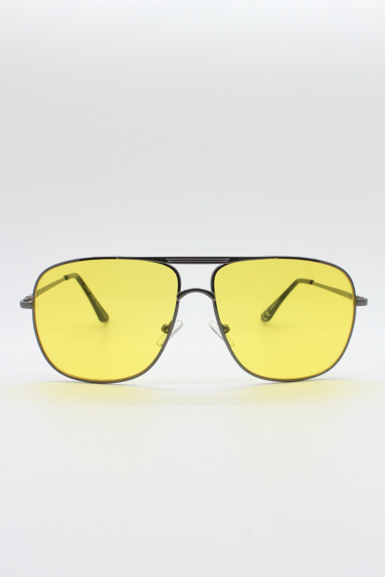 70s style aviator sunglasses top