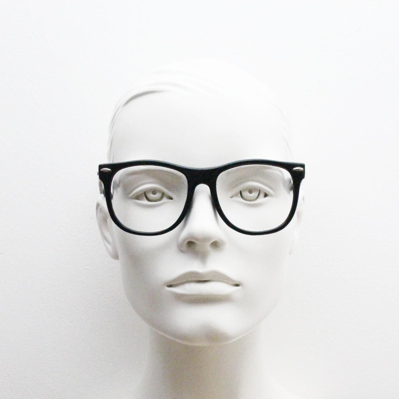 Linda Farrow 80s Vintage Wayfarer Design Eye Glasses. Black  display picture 1