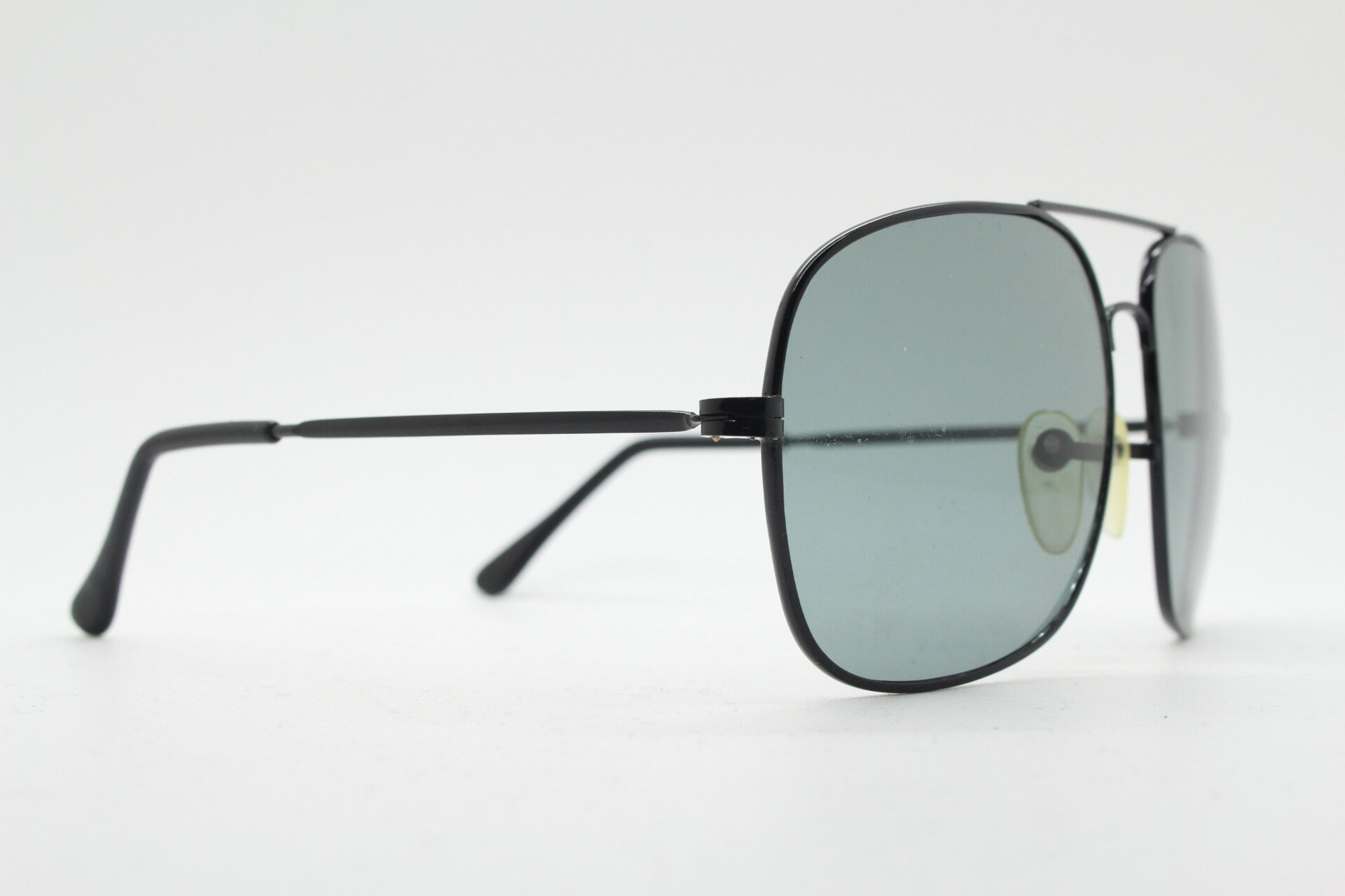 70s Vintage Square Aviator Sunglasses. Slightly Oversized  display picture 1