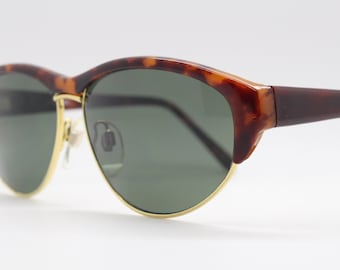 80s vintage cat eye sunglasses. Tortoise brow line half frame cateye with green lenses. 50s style cateyes. Rockabilly. Unused NOS