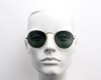 90s vintage refined aviator sunglasses. 60&#39;s style round metal frame with dark green lenses. BNWT. Unused NOS