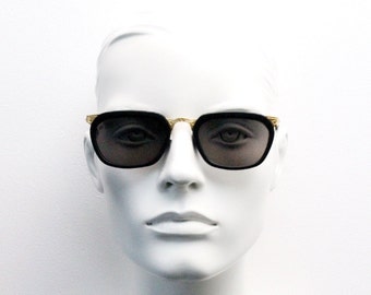 90s vintage rectangular sunglasses. Matt black 60s style frame with gold matt satin arms and bridge. Unused NOS