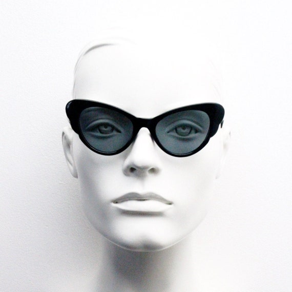 Linda Farrow Gallery Cat Black out Sun glasses s-l400.jpg main image 4