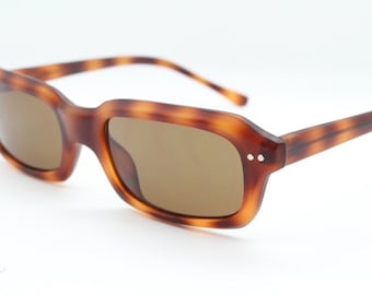 90s vintage mottled tiger sunglasses. Quality brown and amber matt rectangular frame with brown lenses. BNWT. Mens unused NOS
