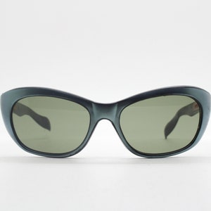 Samco 60s vintage oval cat eye sunglasses. Womens pearl blue on black cateye frame with real glass lenses. Unused NOS one off sample