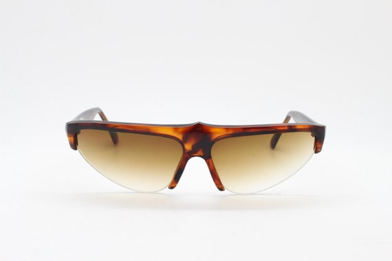 80s vintage triangular sunglasses. Pointed tortoi… - image 3