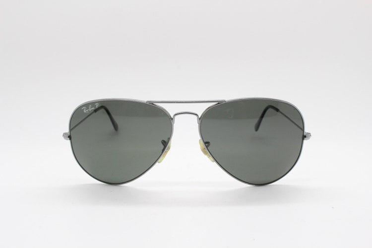 Ray Ban P große silberne Fliegerbrille Modell 3025 mit polarisierten G-15 grünen Gläsern. Klassischer Rayban Teardrop Pilot Aviator.