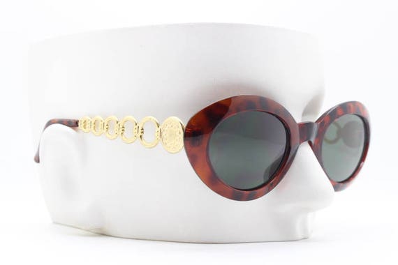 90s vintage cateye sunglasses. Womens oval tortoi… - image 7