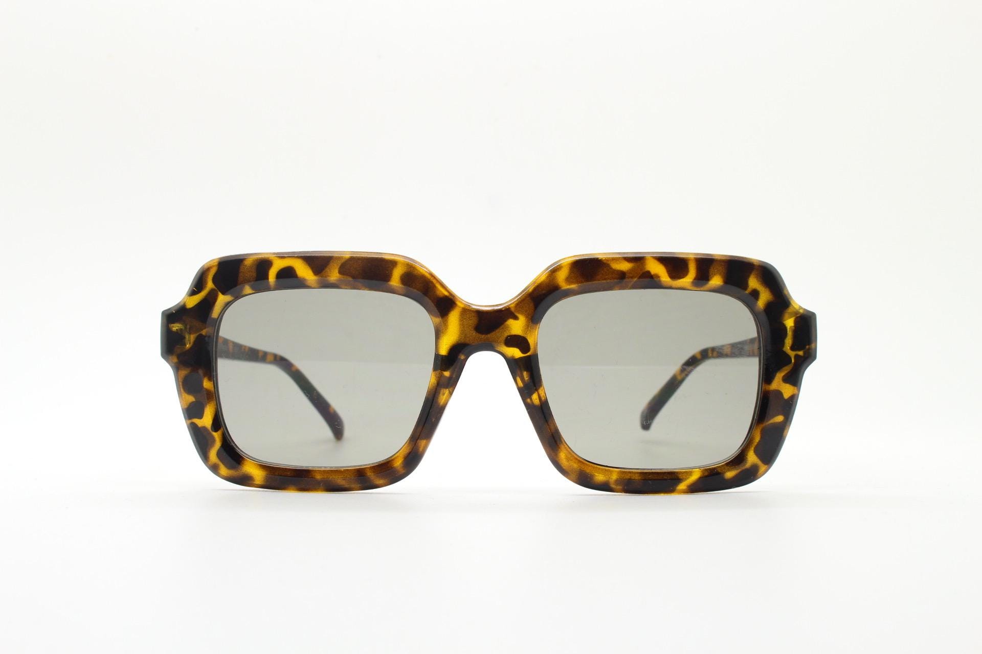 Vintage Square Chunky Sunglasses. Womens Retro 60s Mod 