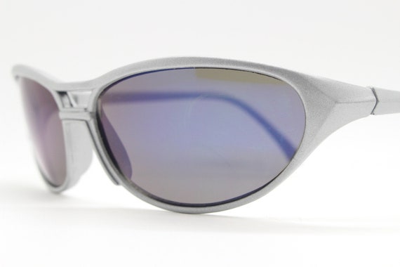 90s Vintage Wrap Around Shield Sunglasses. Oval Matt Silver Bug