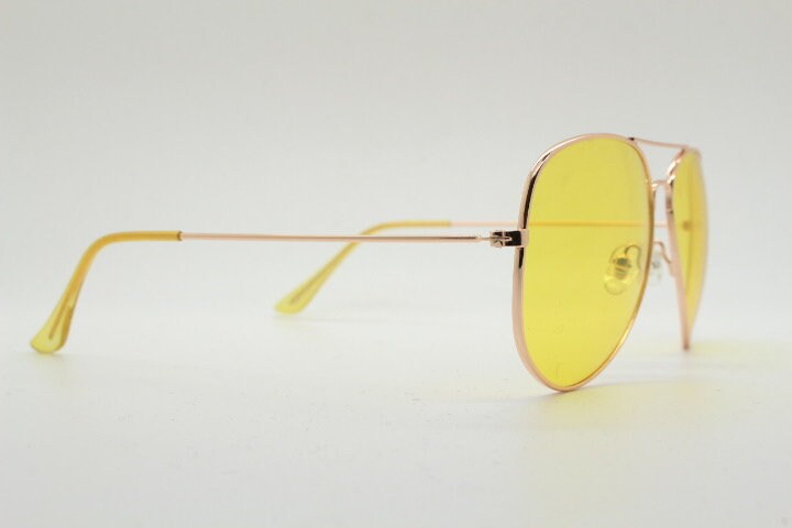 Yellow Vintage Aviator Sunglasses. Classic Gold Metal Teardrop