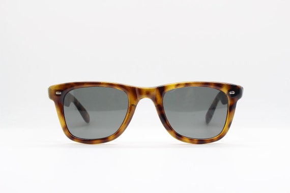 90s vintage wayfarer style sunglasses. All time c… - image 2