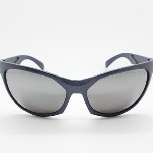 90s vintage wrap around sunglasses. Dynamic superhero style matt metallic gunmetal grey shield cateye. Sport visor cat eye. Y2K. Unused NOS