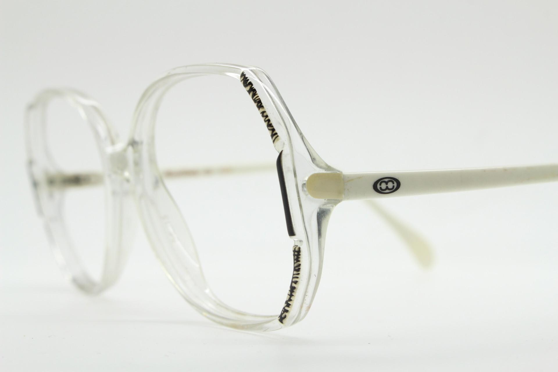 70s vintage oversized octagon eye glasses made in Australia by Martin Wells. White and transparent acetate optical frame. Prescription. 80s