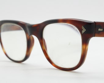 Vintage 50s modified wayfarer design glasses. Tortoise heavy acetate optical frames. Prescription eyeglasses. RX spectacles. 40s
