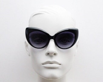 Vintage Oversized Black Cateye French Sunglasses Vintage Oversized Black Cateye French | Mercari main image 4