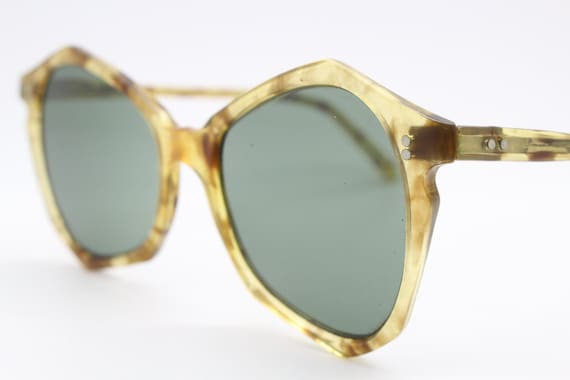 40s vintage abstract hexagon sunglasses. Ultra dy… - image 1